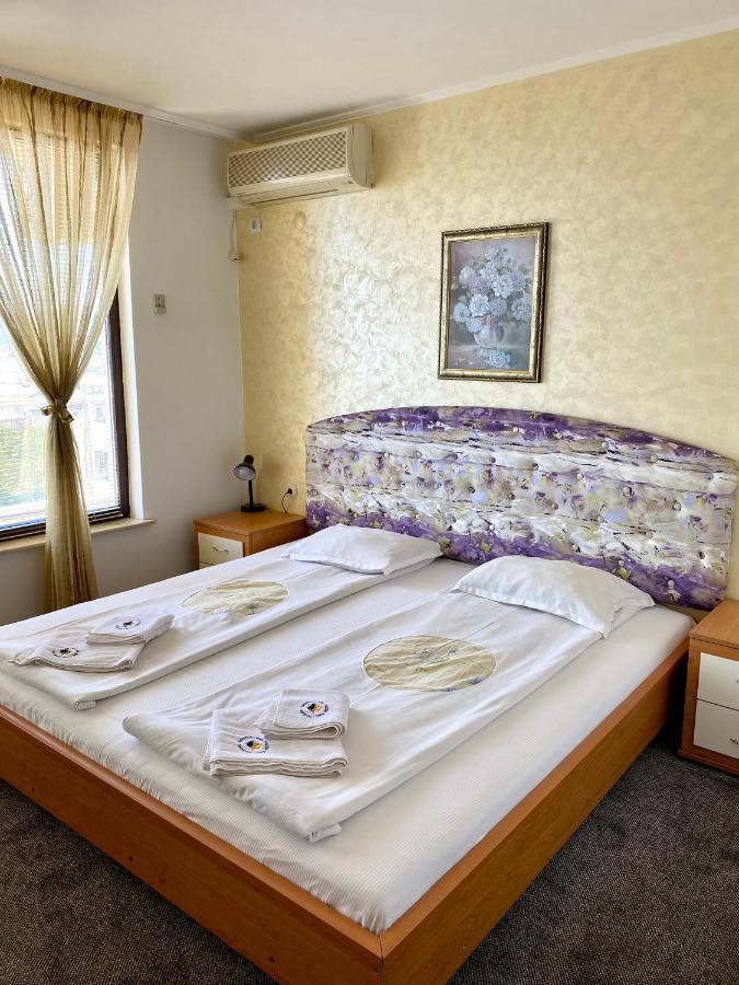 Family Hotel The Golden Fish Sozopol Exterior photo